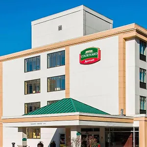 Courtyard By Marriott Downtown Hotel