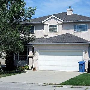 brother-li-homestay.calgaryhotelsearch.com/