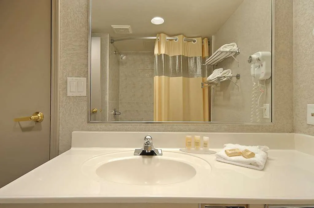 Hotel Days Inn By Wyndham Ottawa Airport