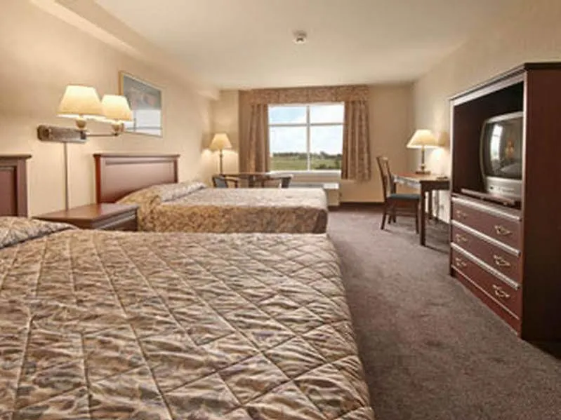 Days Inn By Wyndham Ottawa Airport Hotel