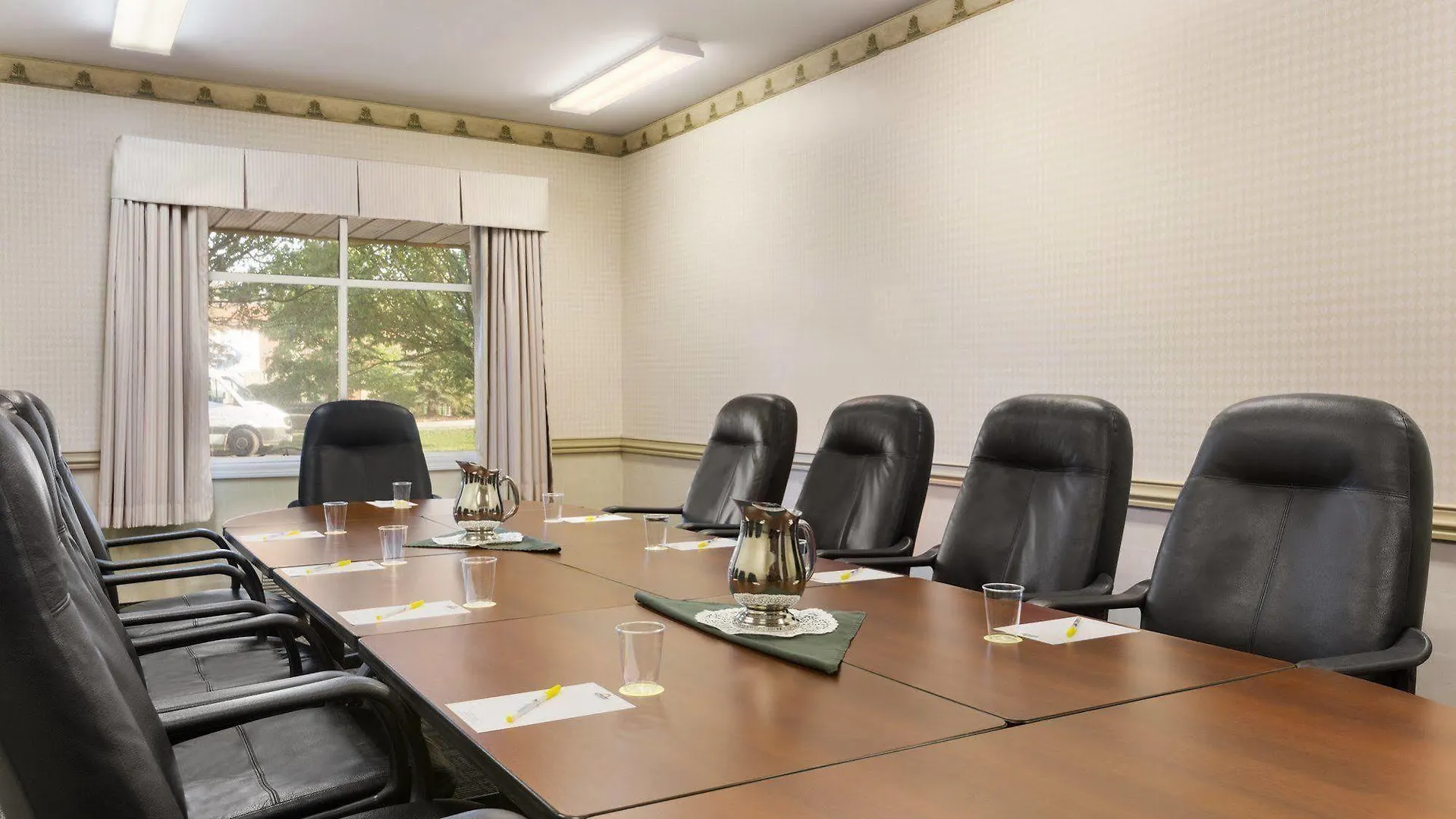 Hotel Days Inn By Wyndham Ottawa Airport
