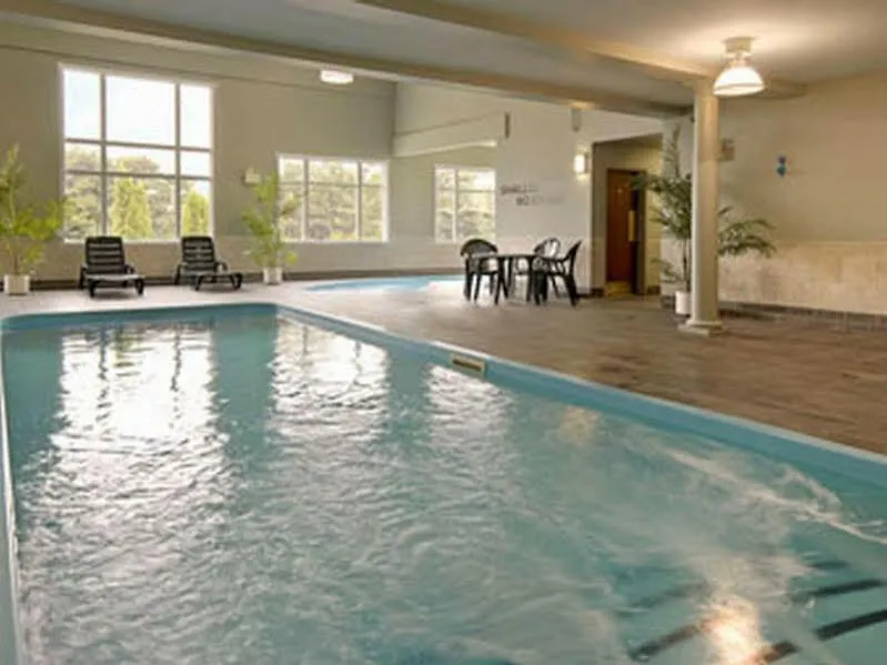 Days Inn By Wyndham Ottawa Airport Hotel